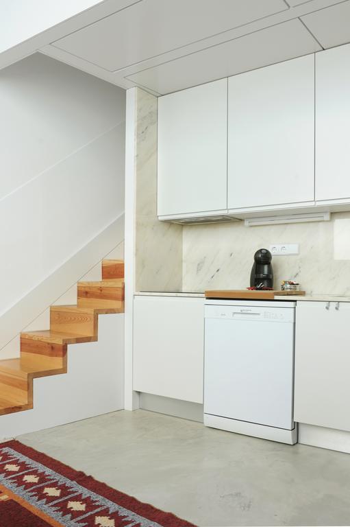 Apartment Lovely Mezzanine In With Free Parking *