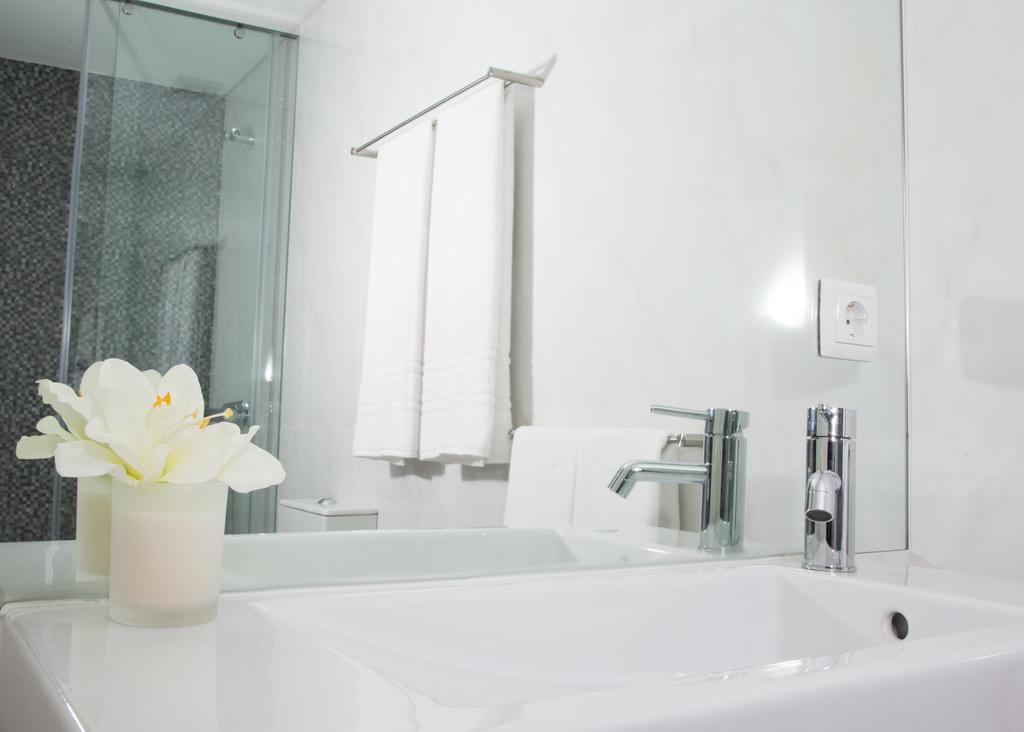 Apartment White Almada *