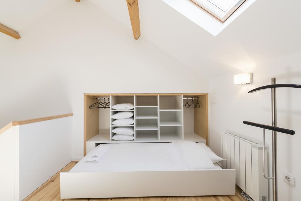 Lovelystay-modern Loft Center Apartment