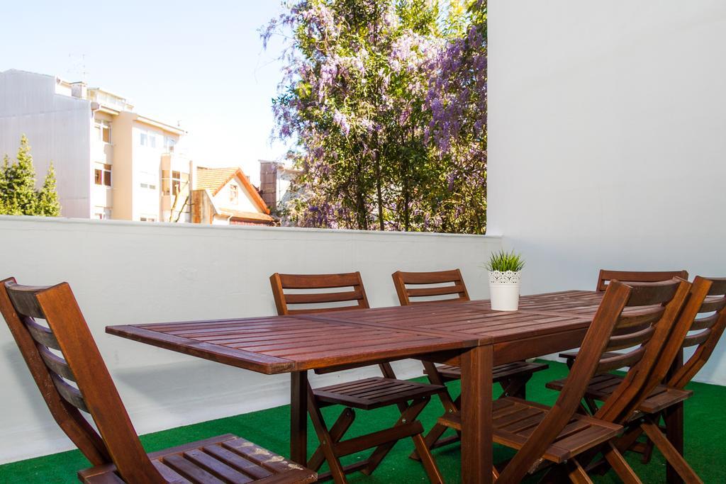 Liiiving In | Downtown Delight Apartment