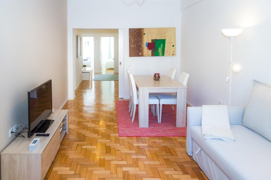 Liiiving In | Downtown Delight Apartment *