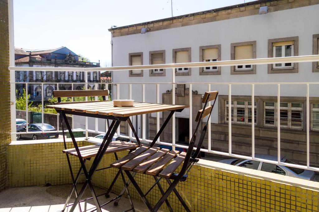 Liiiving In | Downtown Delight Apartment *