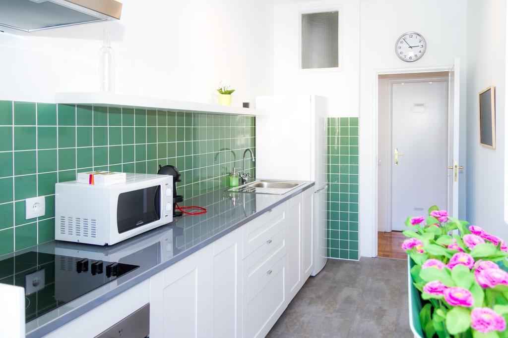 Apartment Liiiving In | Downtown Delight