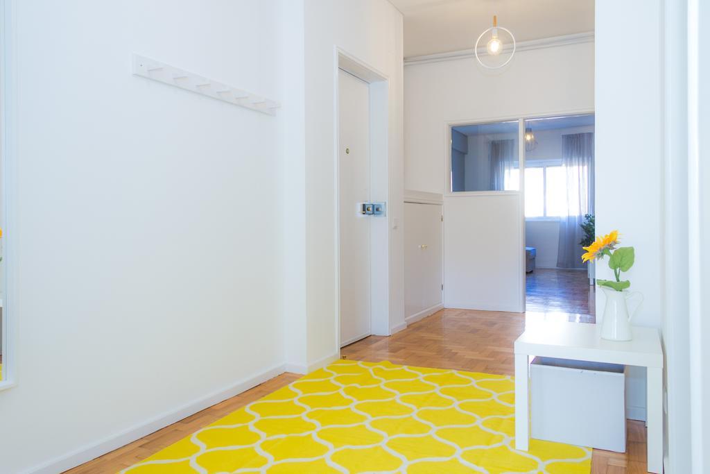 Liiiving In | Downtown Delight Apartment *