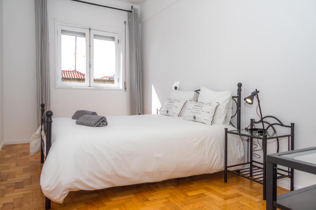 Liiiving In | Downtown Delight Apartment *