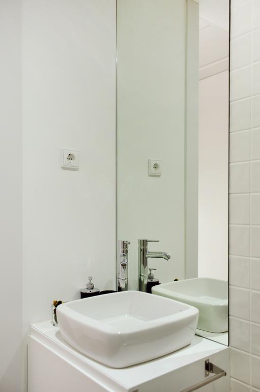 Lovely Mezzanine In With Free Parking Apartment Porto