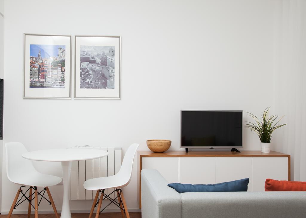 Apartment White Almada