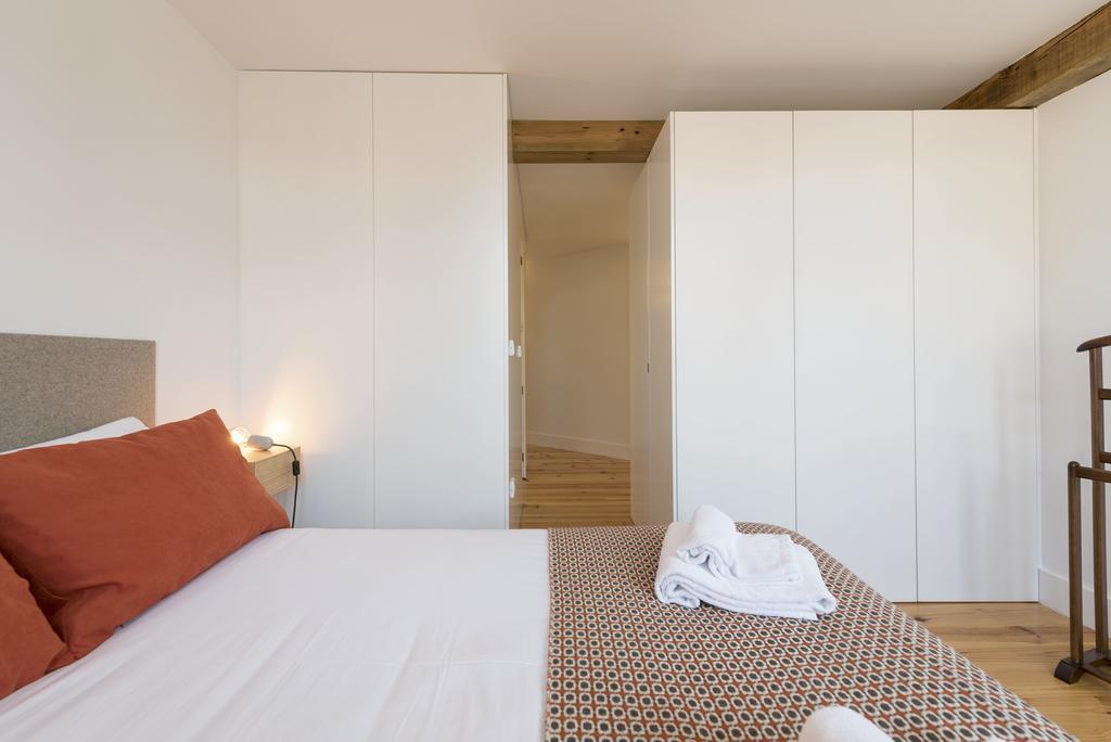 Lovelystay - Floor Balcony Apartment