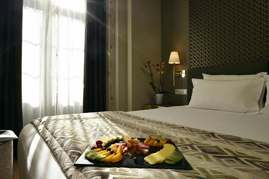 Exe Almada Hotel 4*