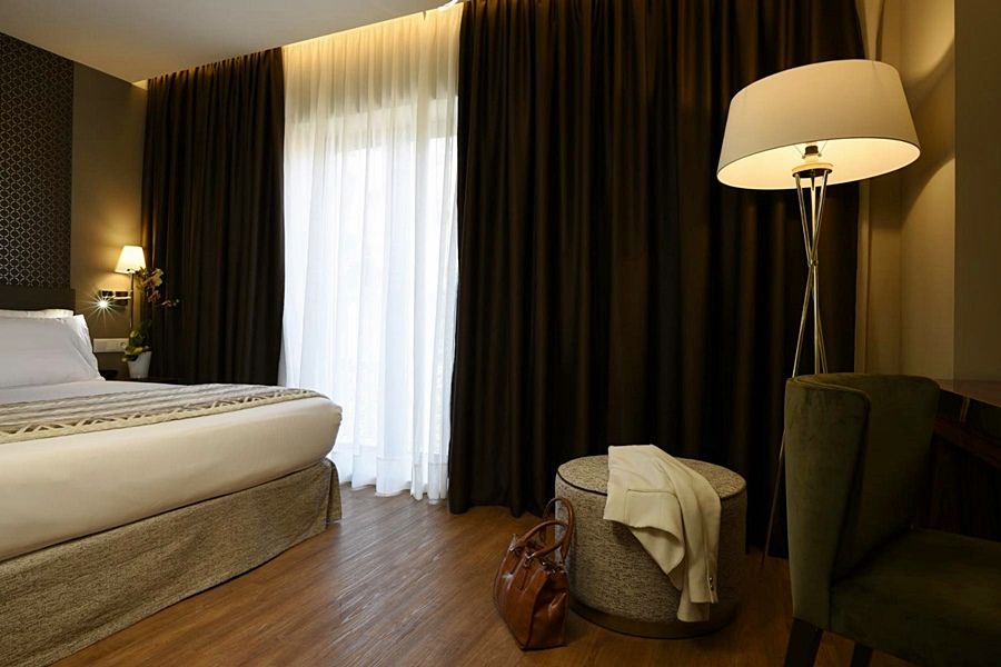 Exe Almada 4* Porto