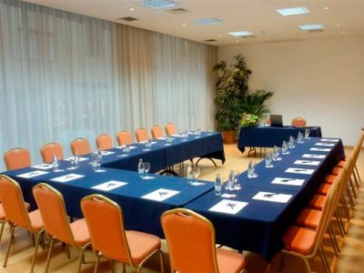 Tryp By Wyndham Centro 3* Porto