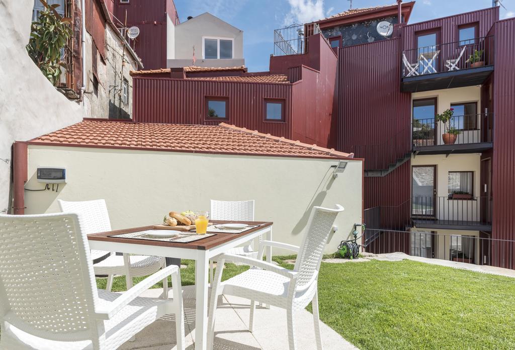 Lovelystay - Caldeireiros Garden Little House *