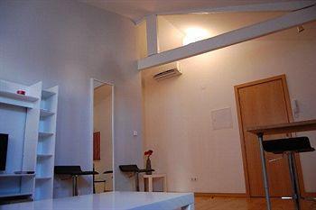 Apartment Entreparedes 3*