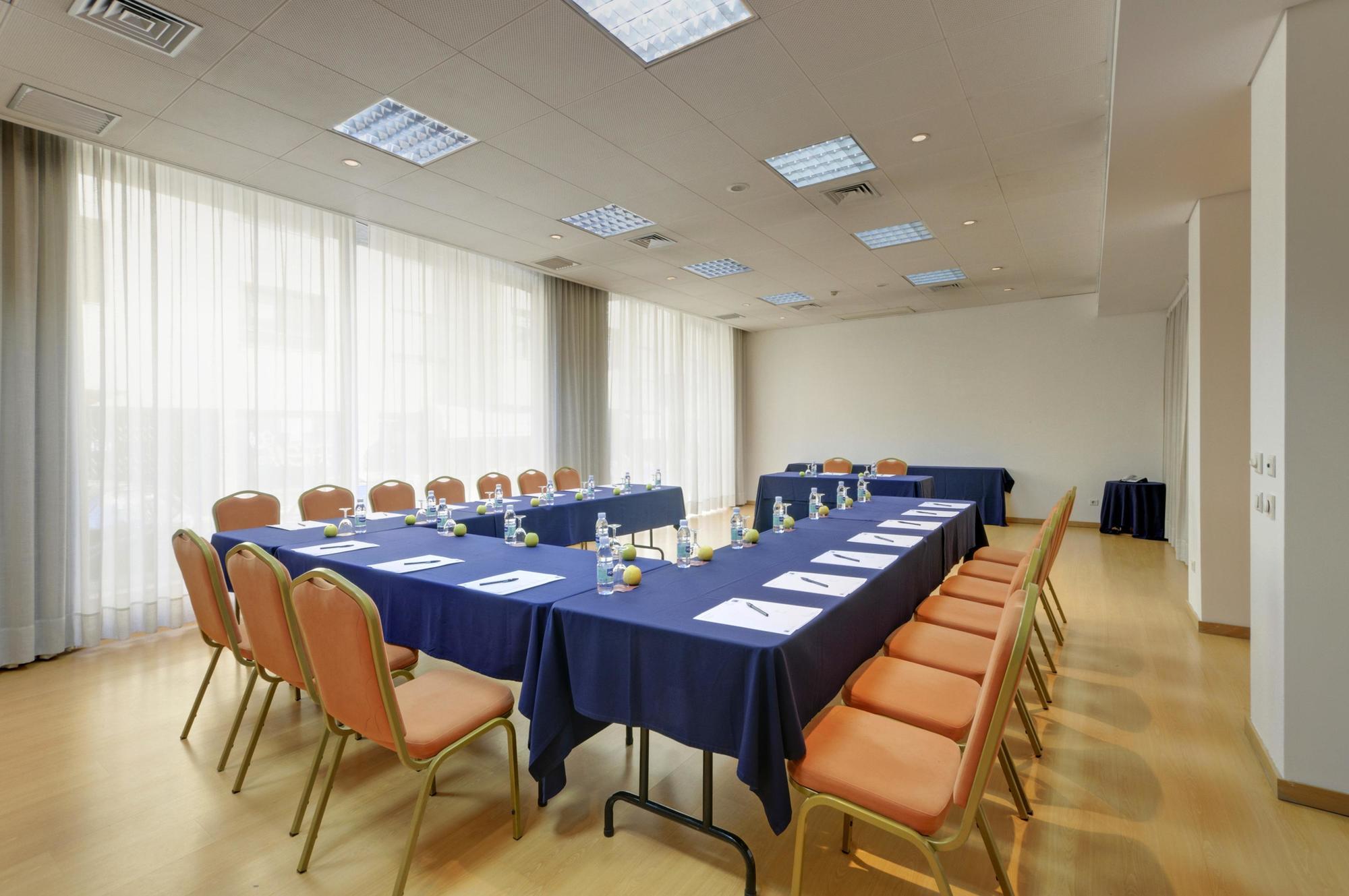 Tryp By Wyndham Centro 3* Porto