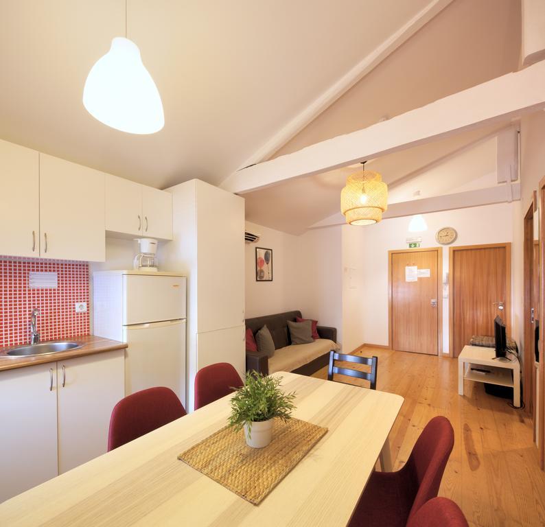 Entreparedes Apartment