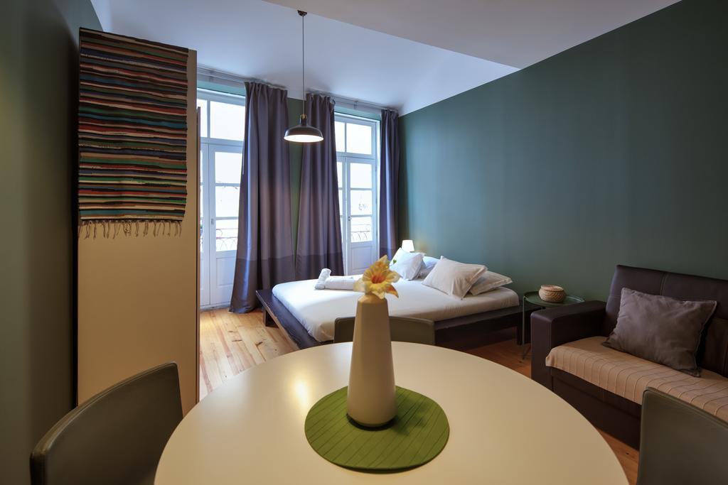 Entreparedes Apartment Porto
