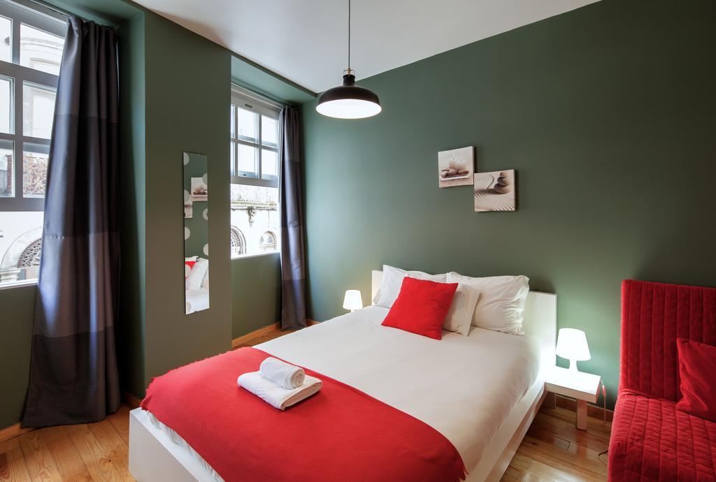 Entreparedes Apartment