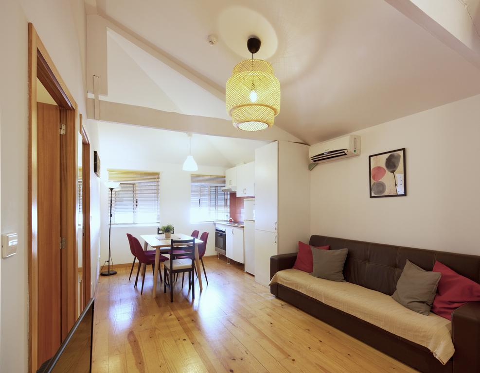 Entreparedes Apartment Porto