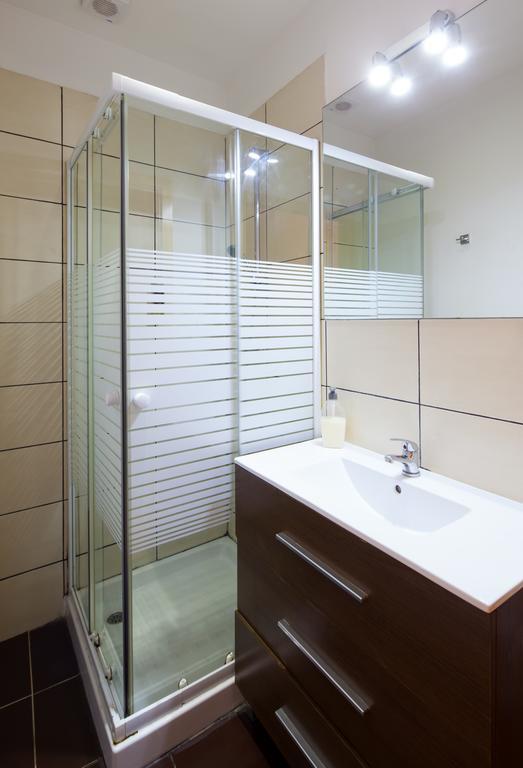 Apartment Entreparedes 3*