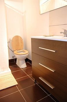 Entreparedes Apartment