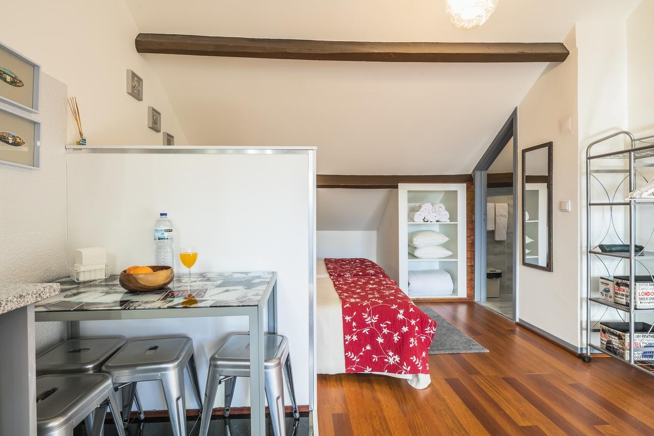 Apartment A Francos Attic *