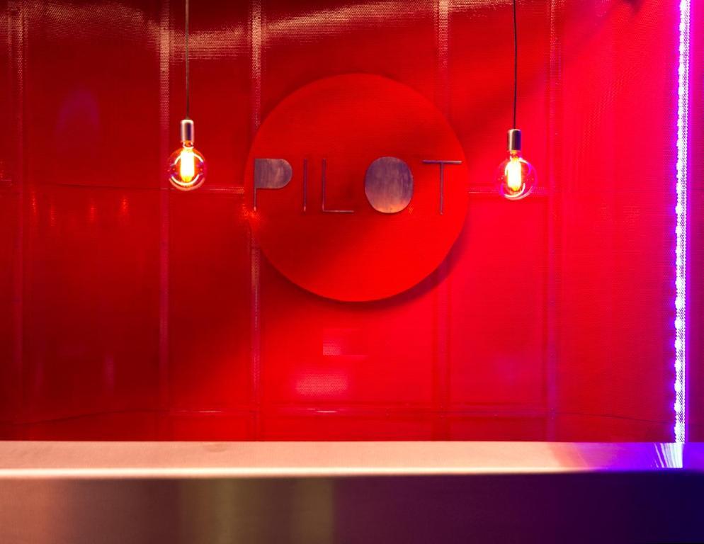 Pilot Design Hostel&bar * Porto