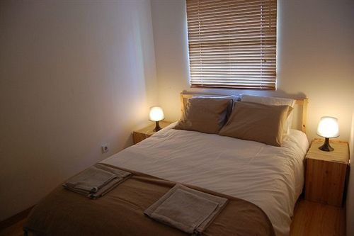 Apartment Entreparedes Porto