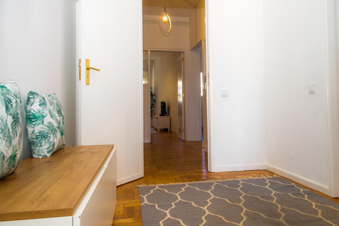 Apartment Liiiving In | Downtown Delight