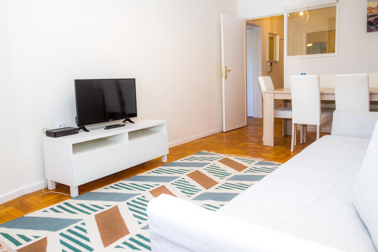 Liiiving In | Downtown Delight Apartment *