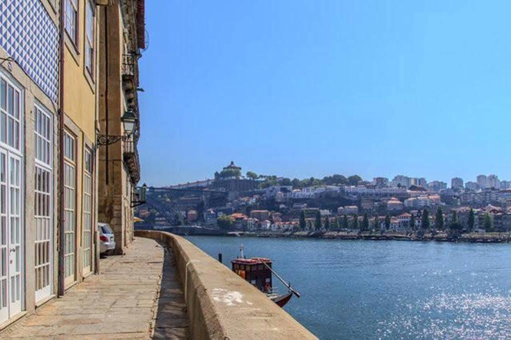 - River Front Apartment *