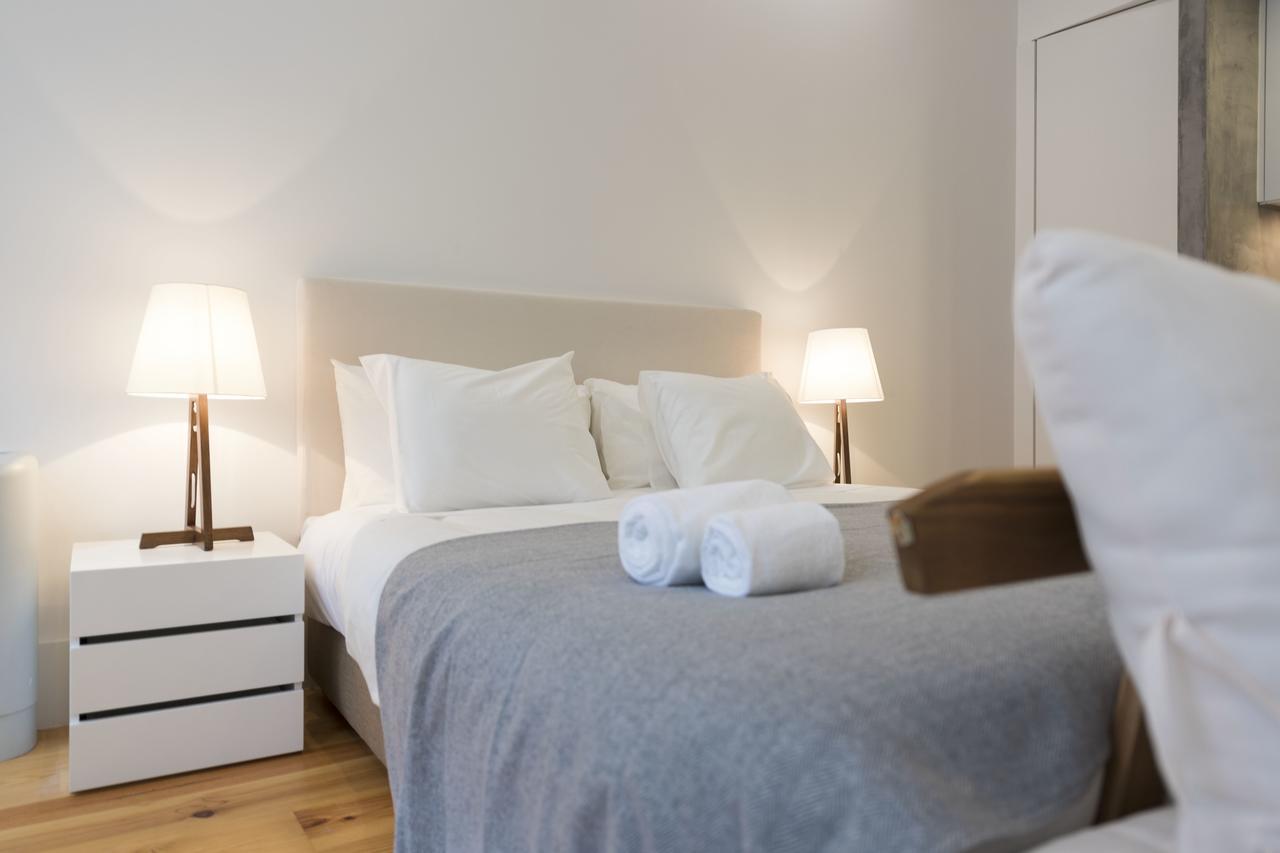 Lovelystay - Rico's - Almada 1ºf Apartment Porto