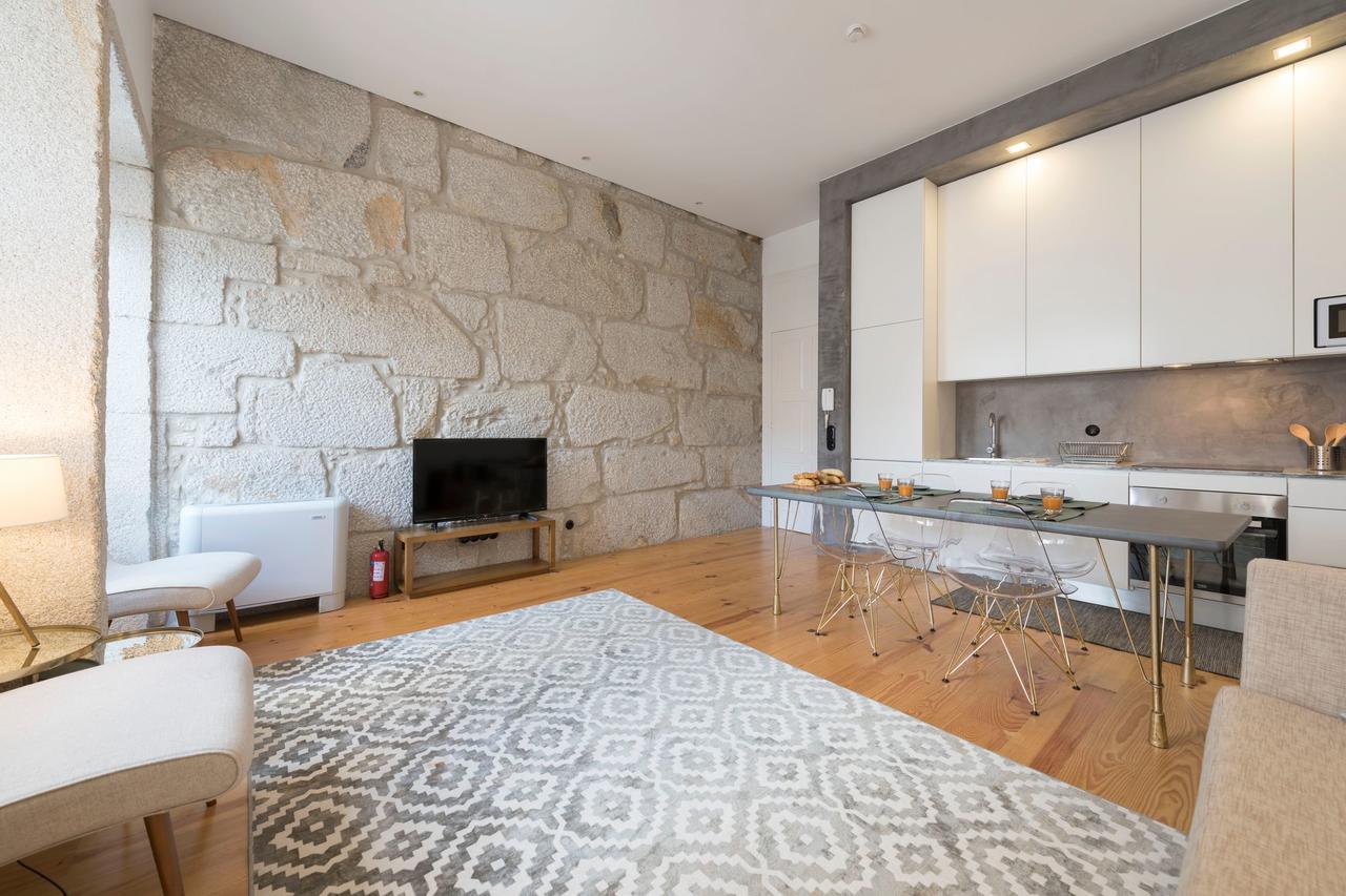 Lovelystay - Dirk Almada 3º T *