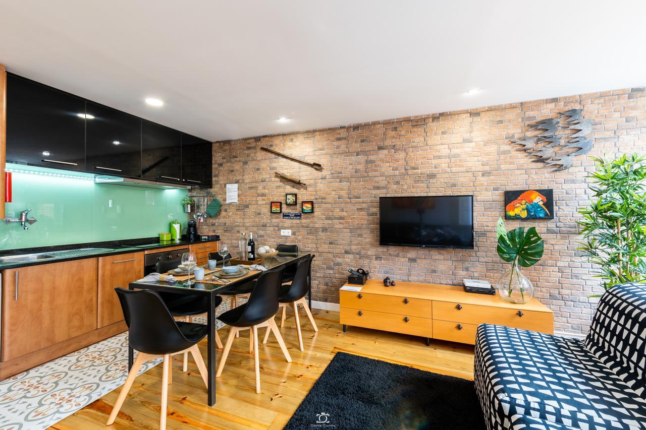 Merc Downtown's Place Apartment