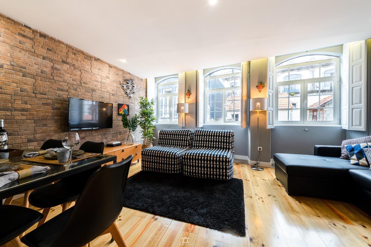 Merc Downtown's Place Apartment *