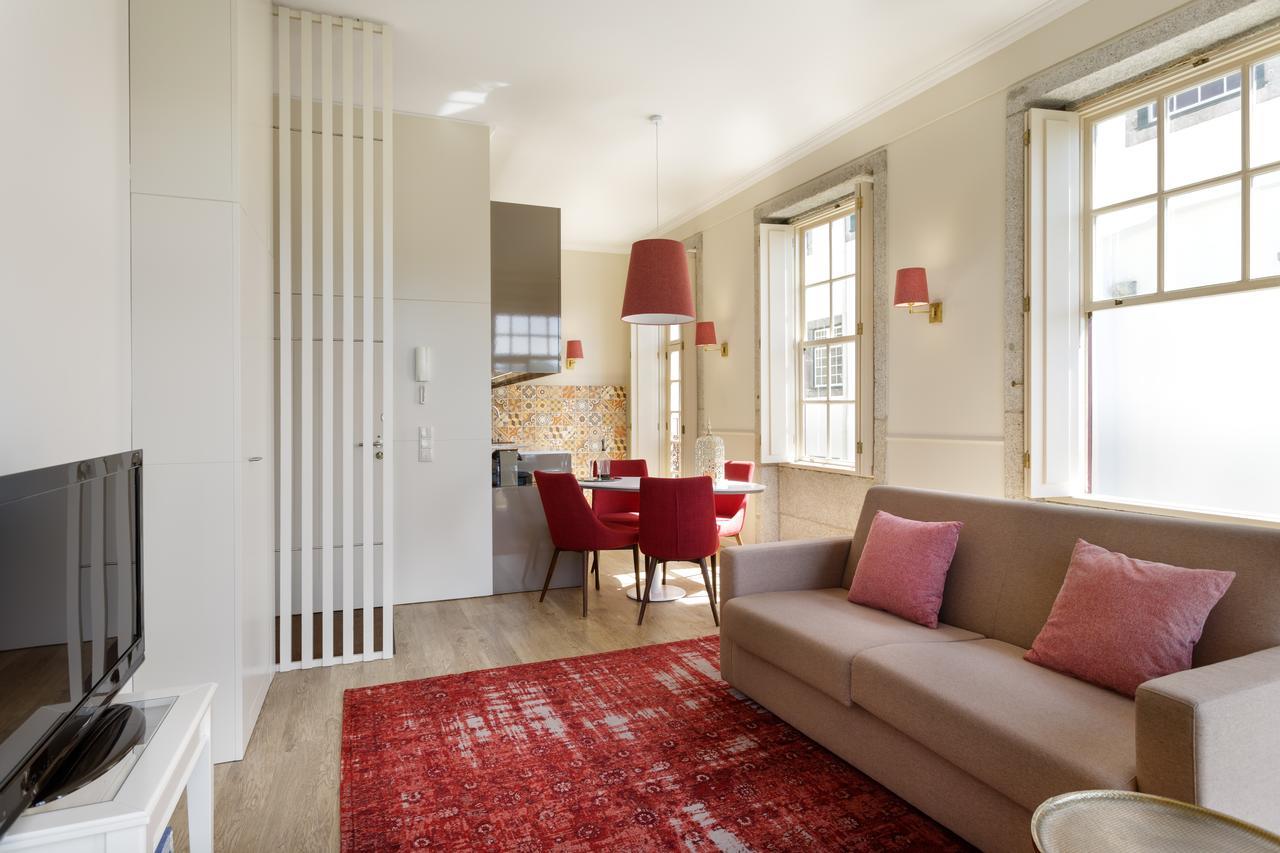 - River Front Apartment