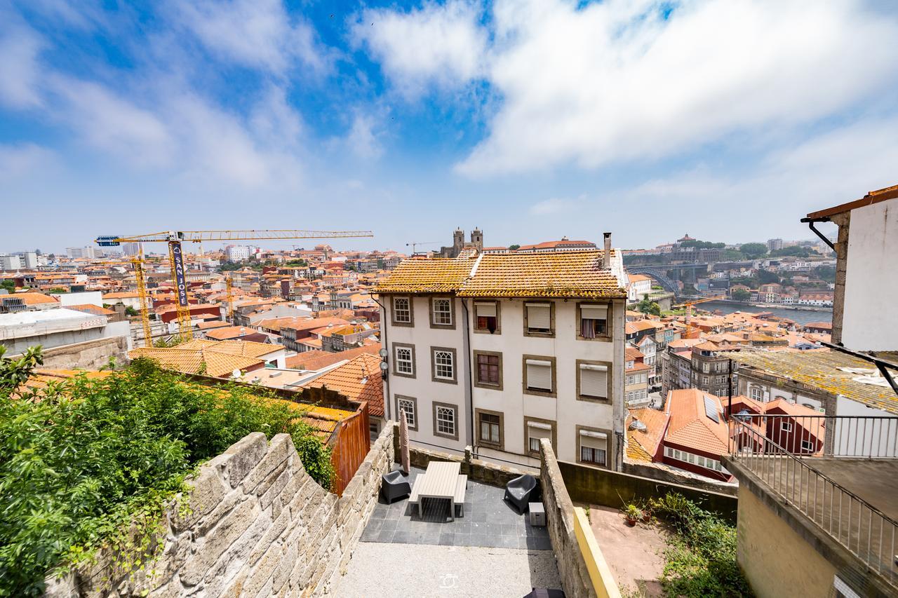 Merc Vitoria's Place