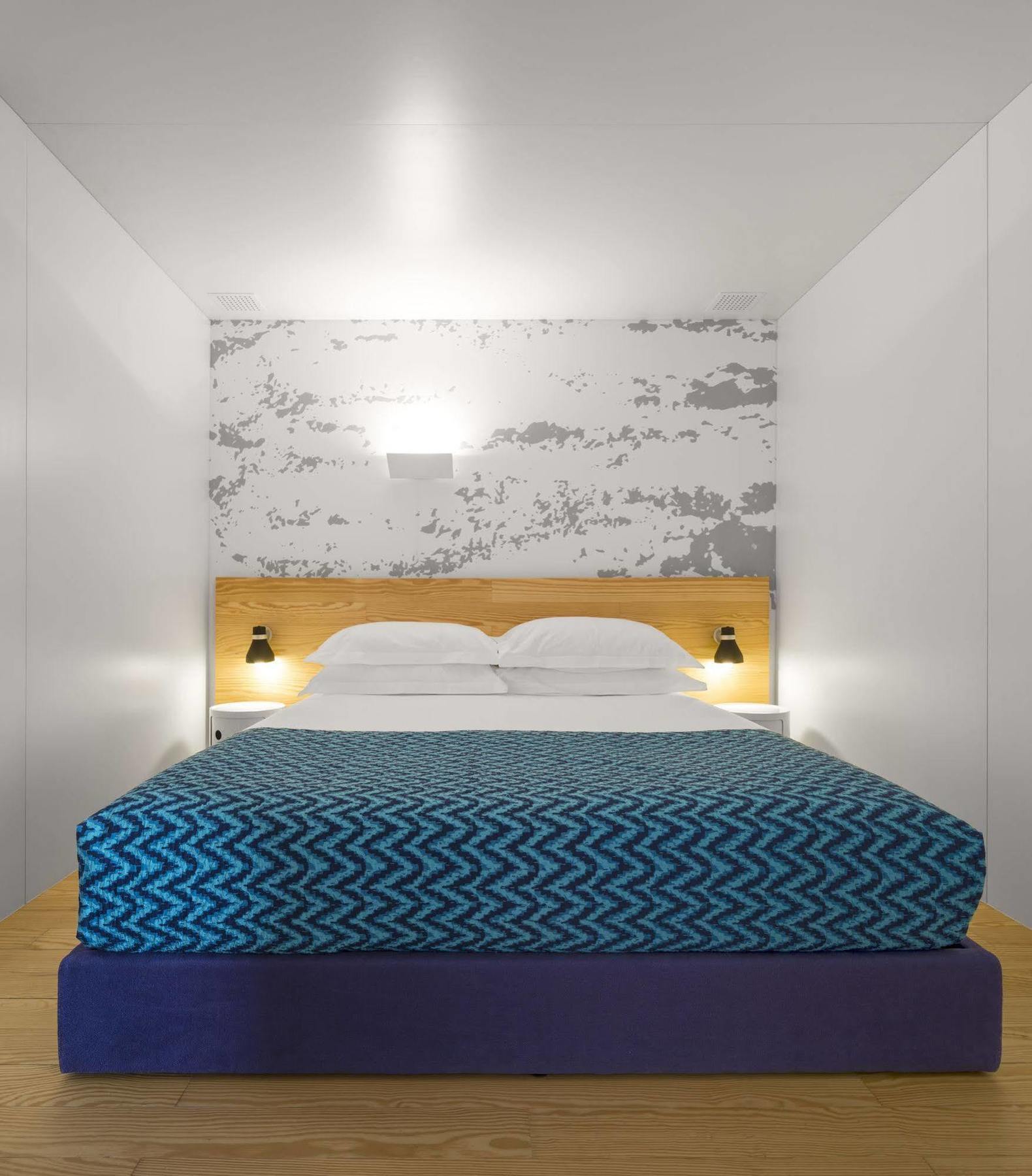 Flattered To Be In Appartement *