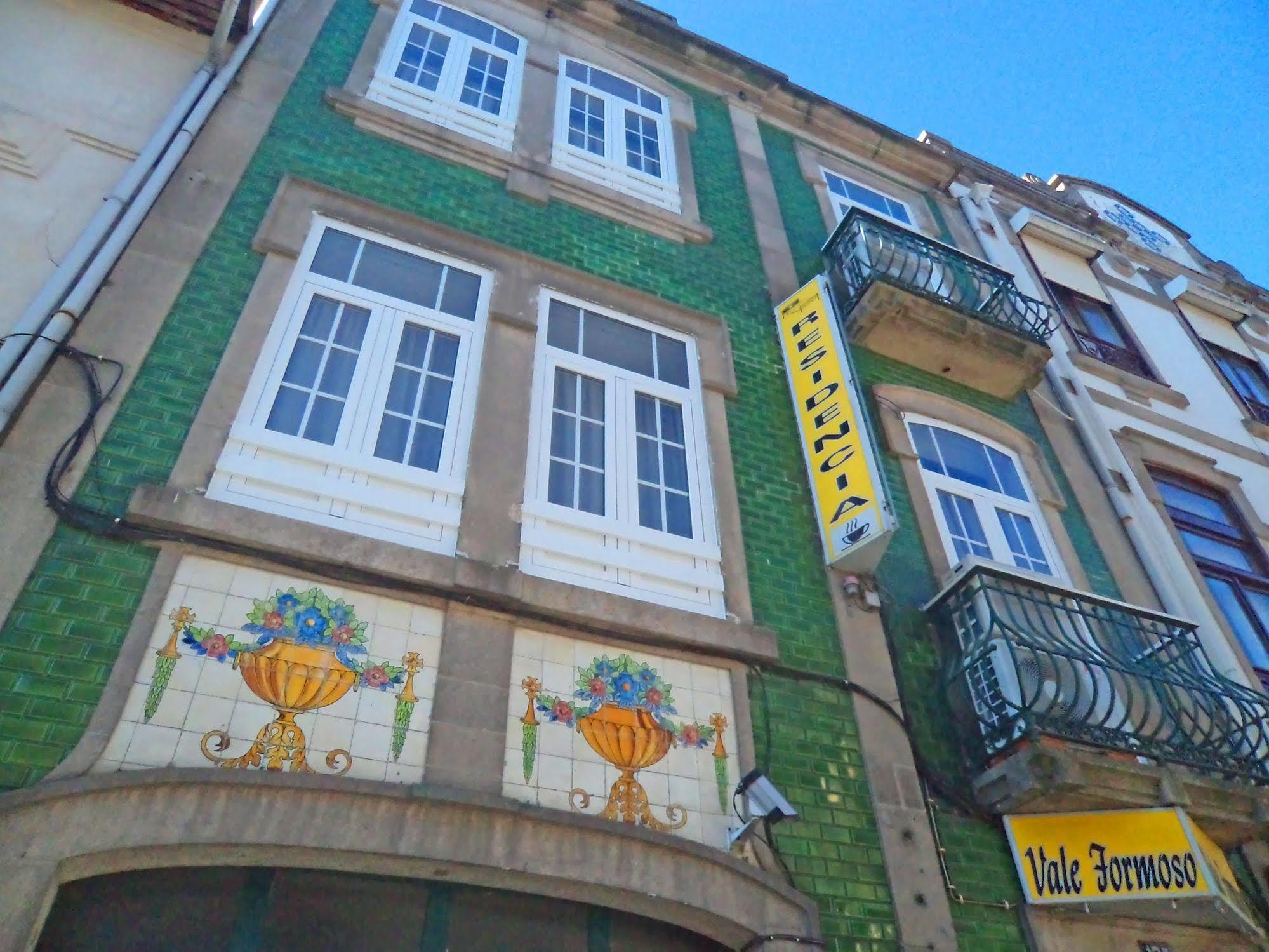 Residencia Vale Formoso Guest house