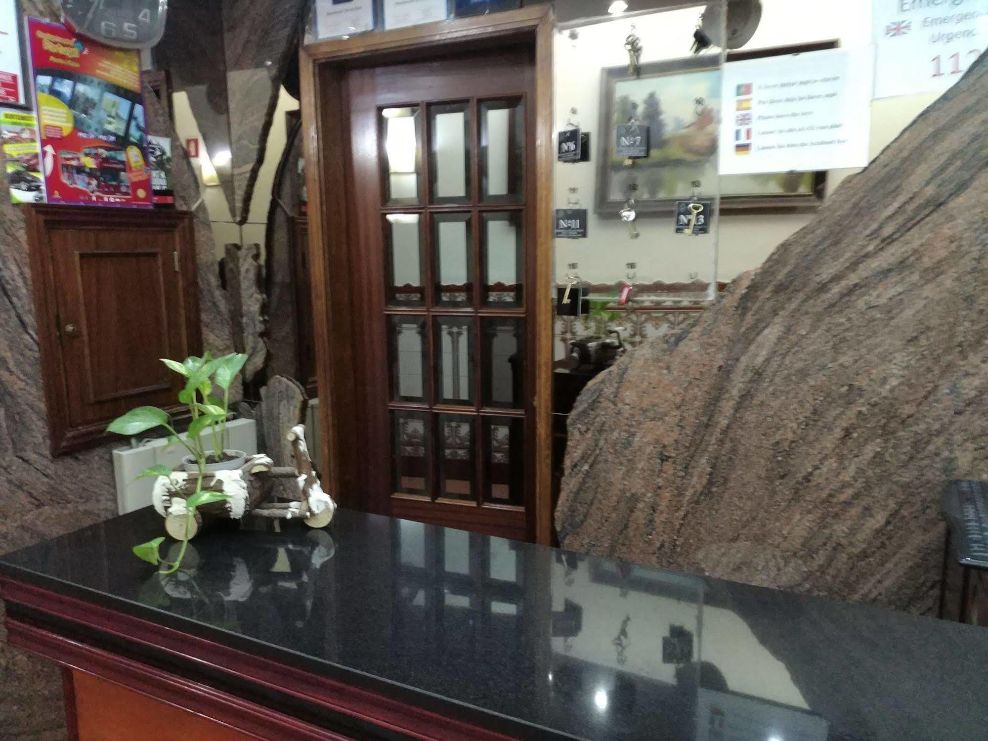 Guest house Residencial Sol Da Nave 2*