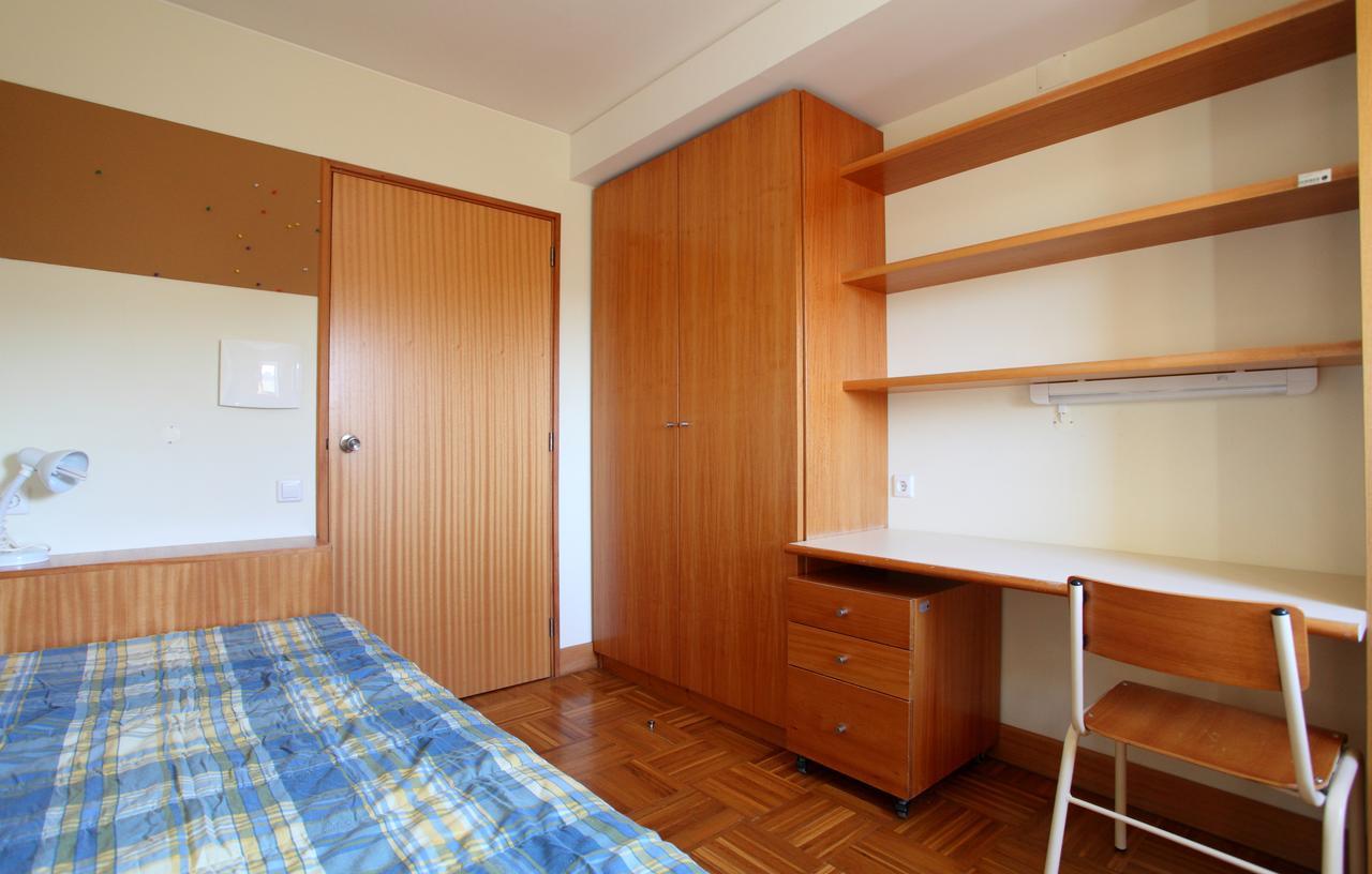 Single Bed & Breakfast