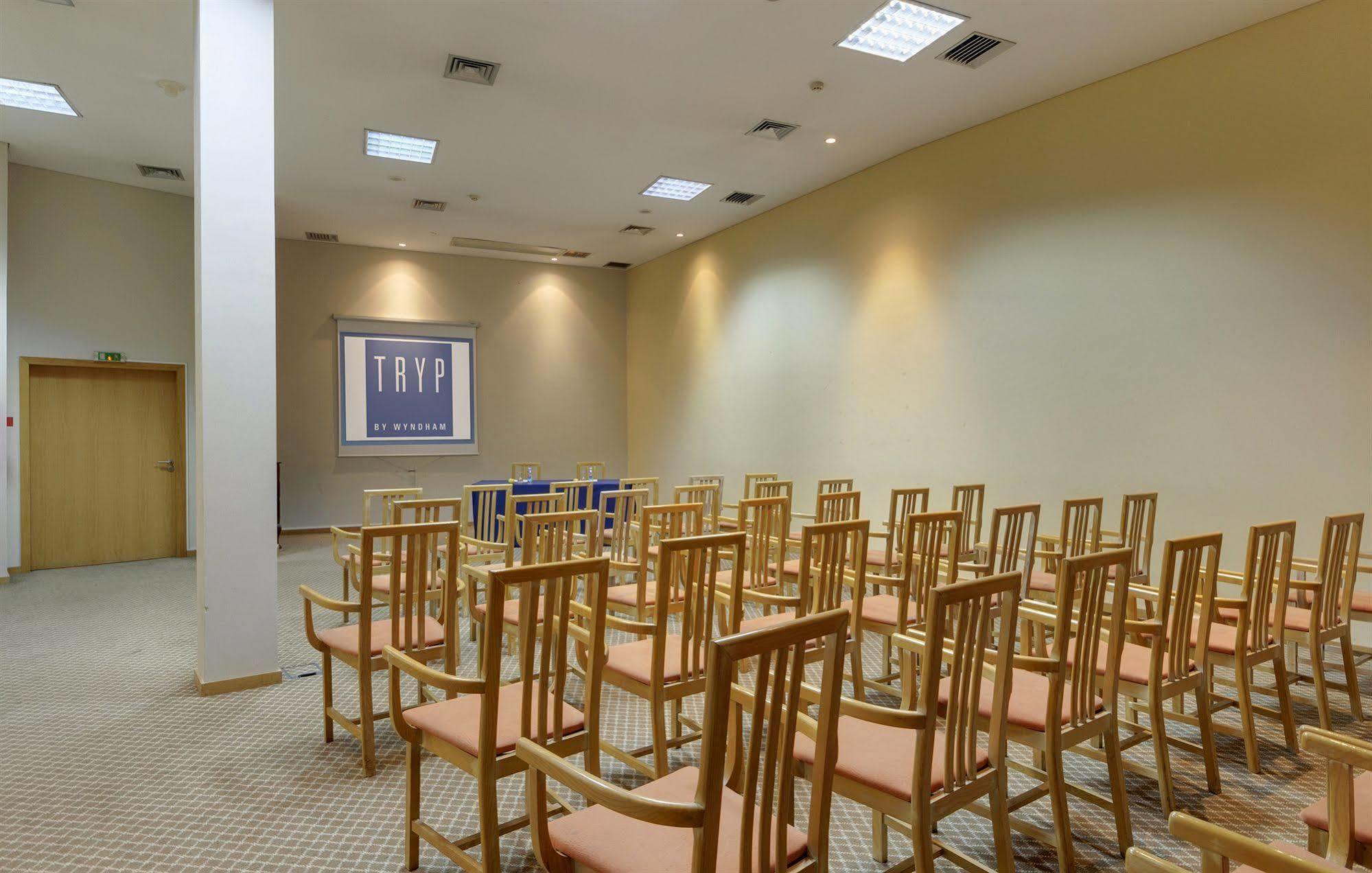 Tryp By Wyndham Centro 3*