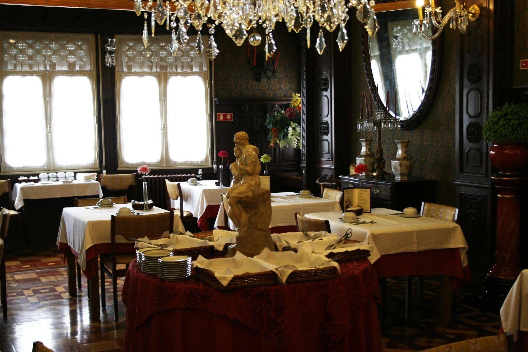 Castelo Santa Catarina Gasthuis 2*