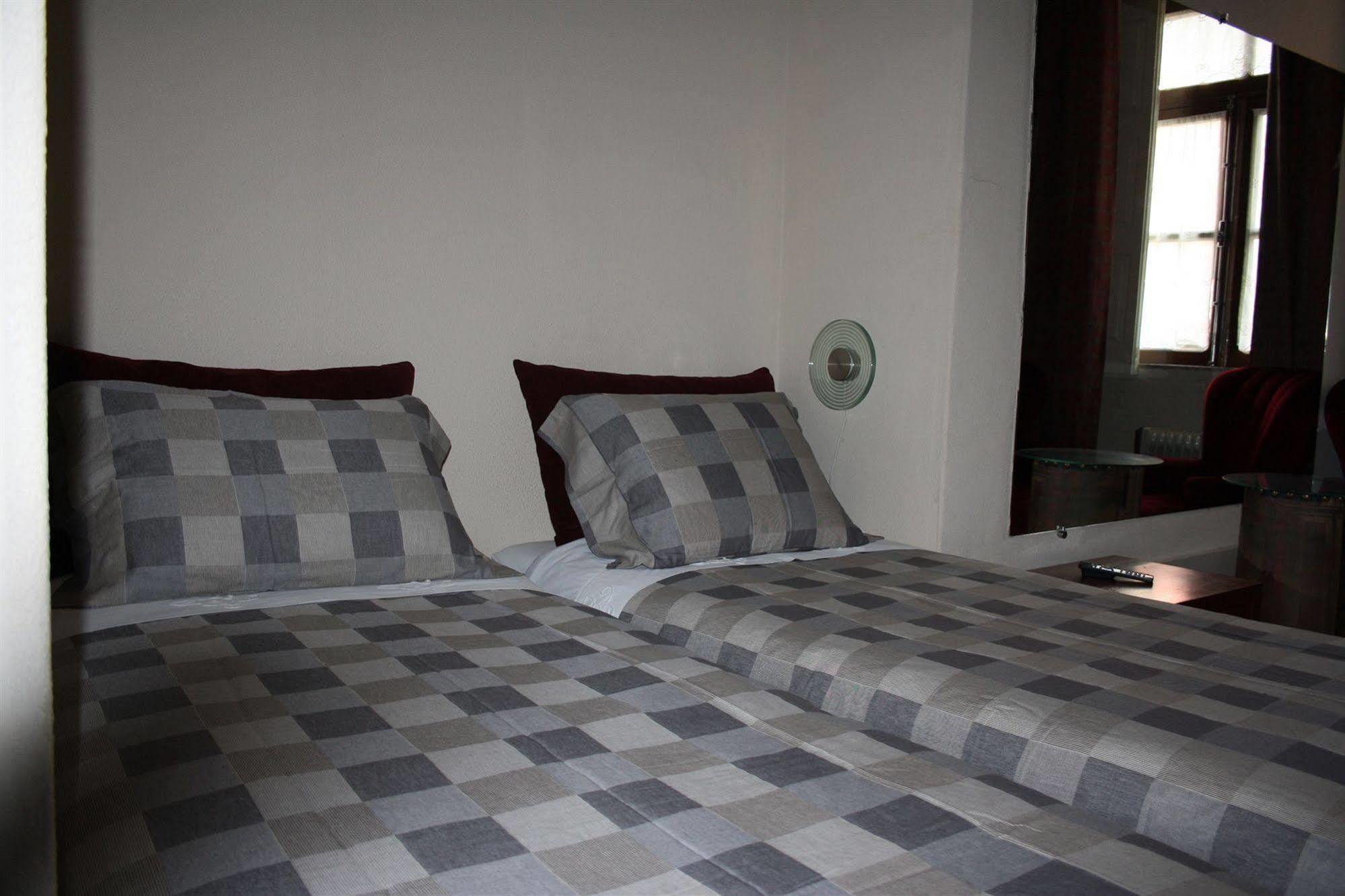 Residencia Pedra Antiga Guest house