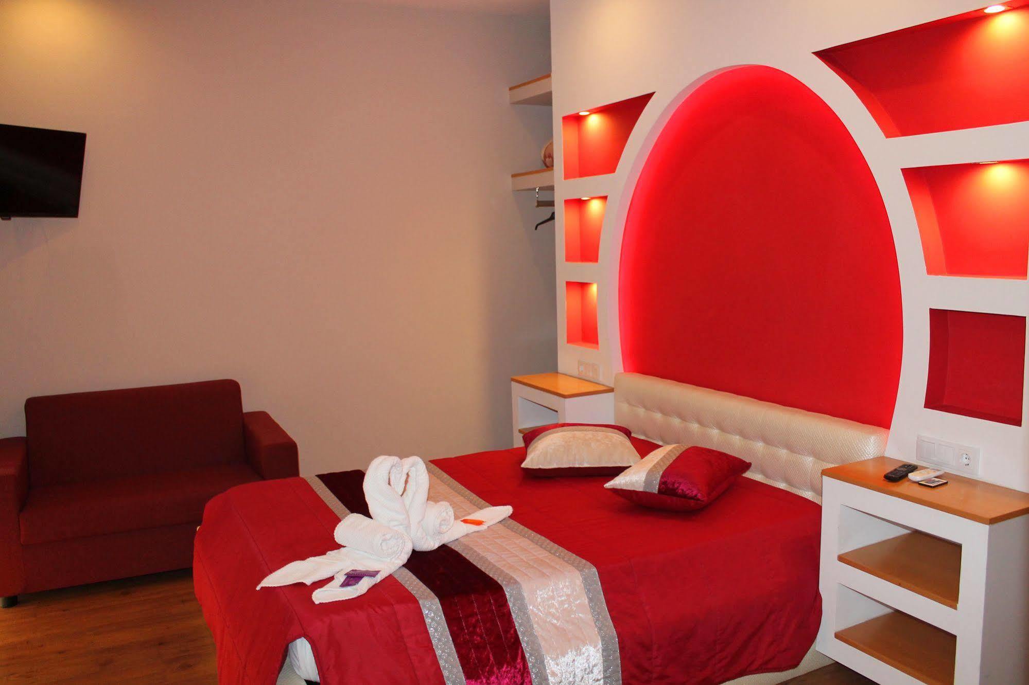Monte Carlo Love 3*