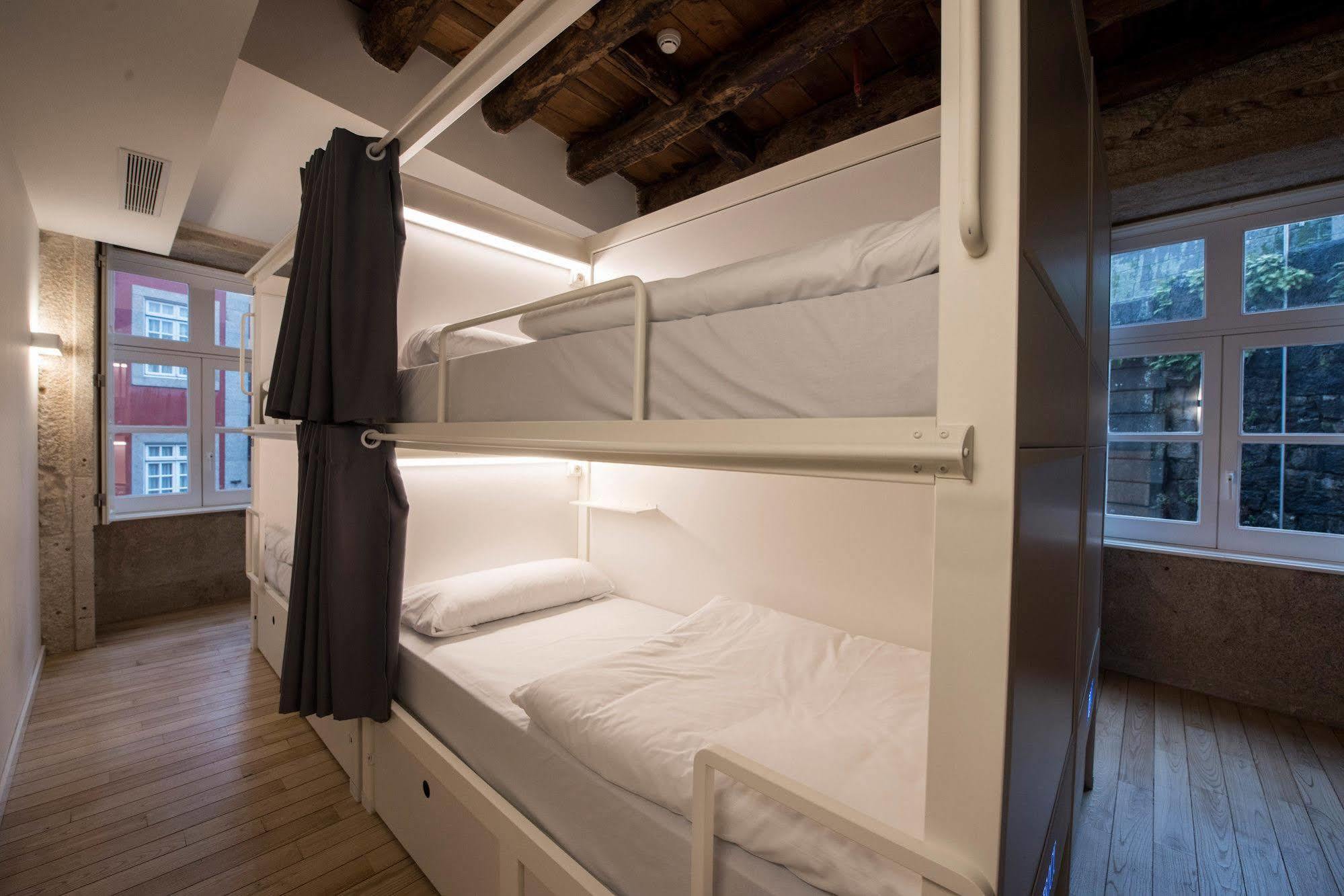 Bluesock Hostel *