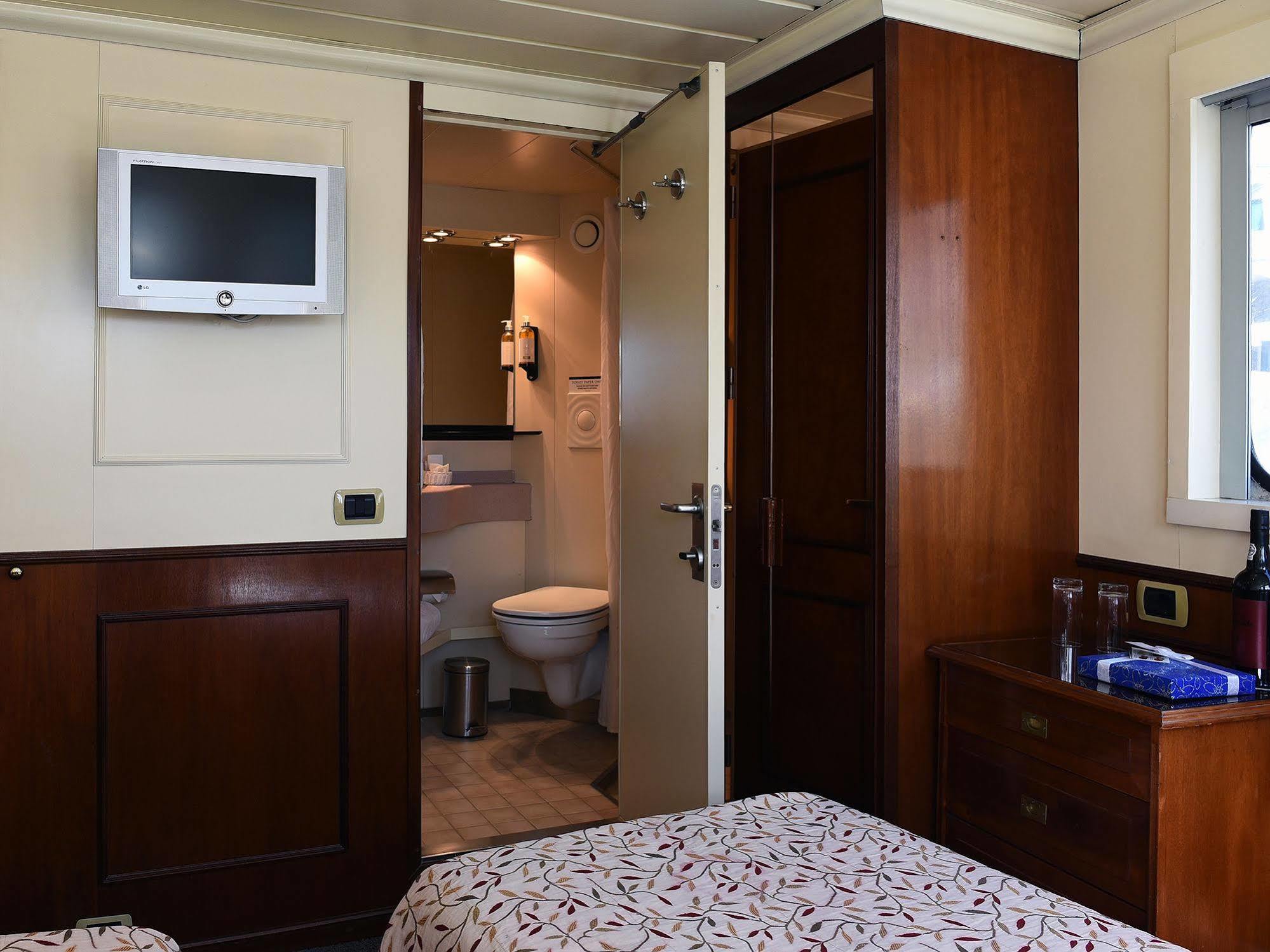 Invicta Ribeira Boat 3*
