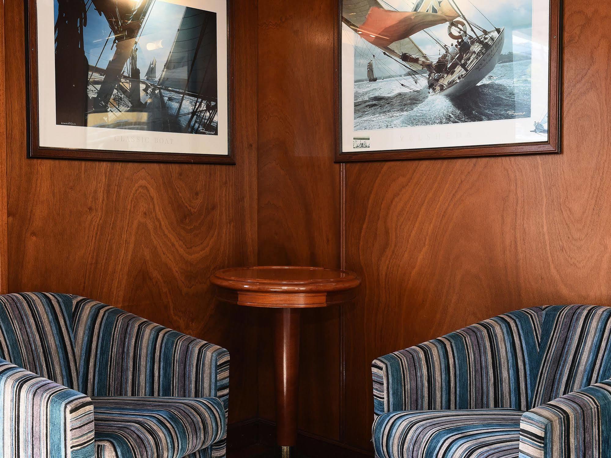 Botel Invicta Ribeira Boat 3*