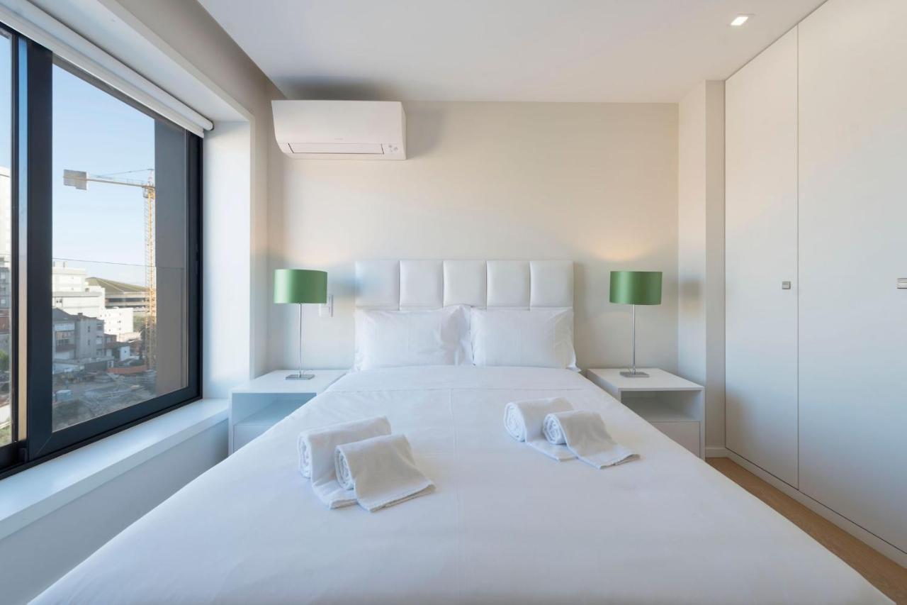Lovelystay - Trindade Cozy Appartement Porto