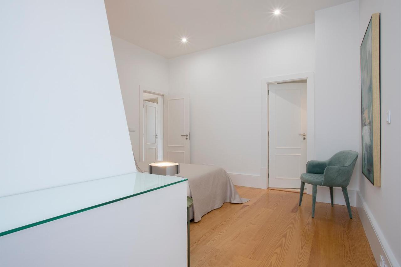 Liiiving In | Downtown Luxury Apartment *
