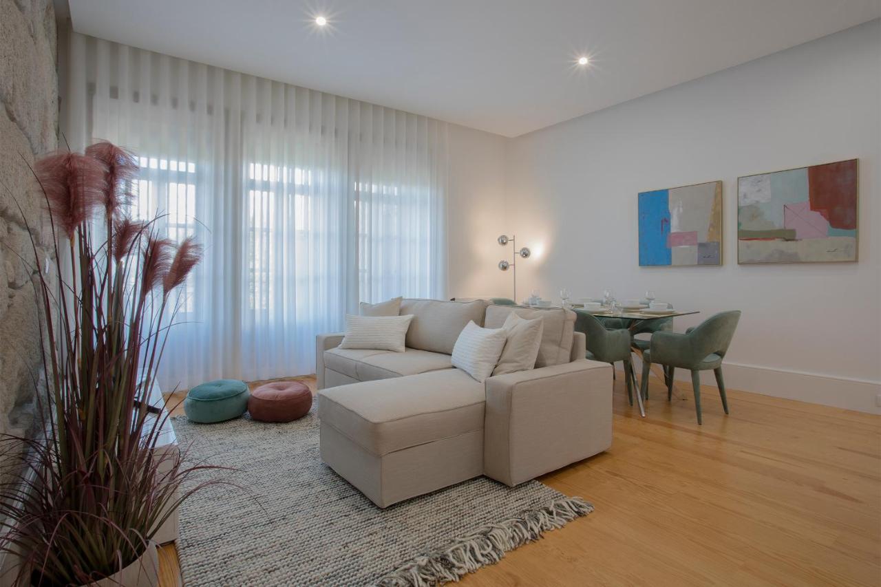 Liiiving In | Downtown Luxury Apartment